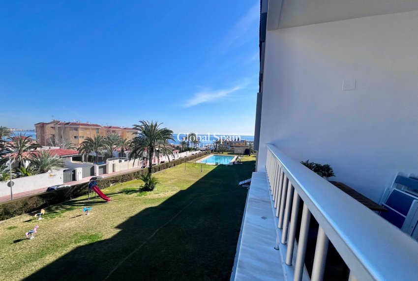 Resale - APARTMENT -
TORREVIEJA - Punta prima