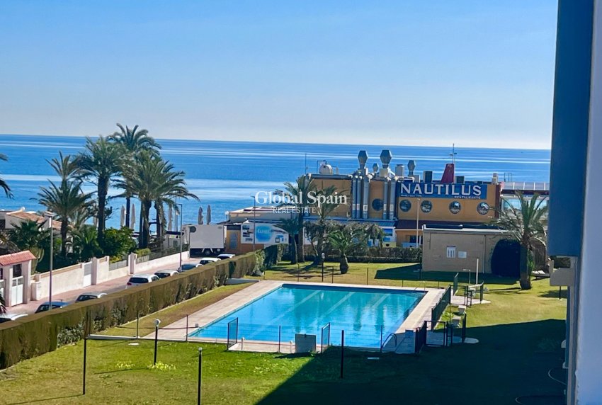 Resale - APARTMENT -
TORREVIEJA - Punta prima