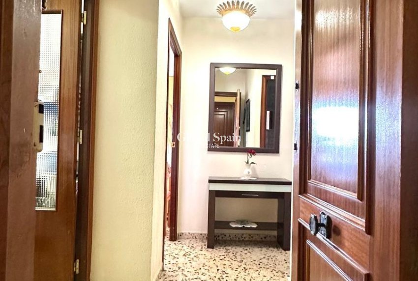 Resale - APARTMENT -
TORREVIEJA - Punta Prima