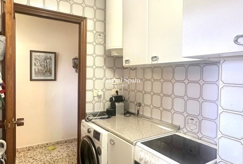 Resale - APARTMENT -
TORREVIEJA - Punta Prima