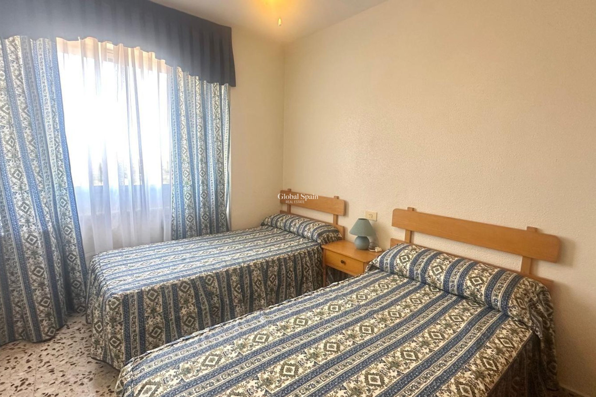 Resale - APARTMENT -
TORREVIEJA - Punta Prima