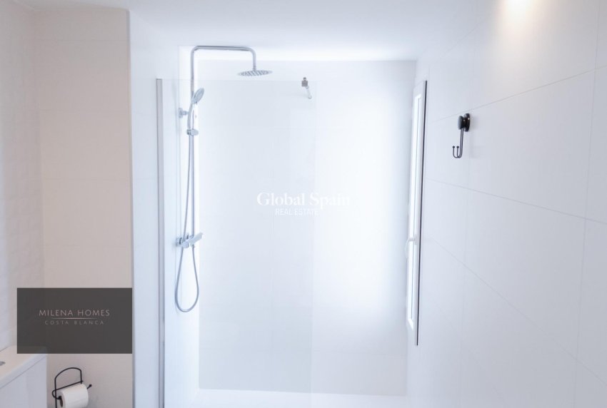 Resale - APARTMENT -
TORREVIEJA - Punta Prima