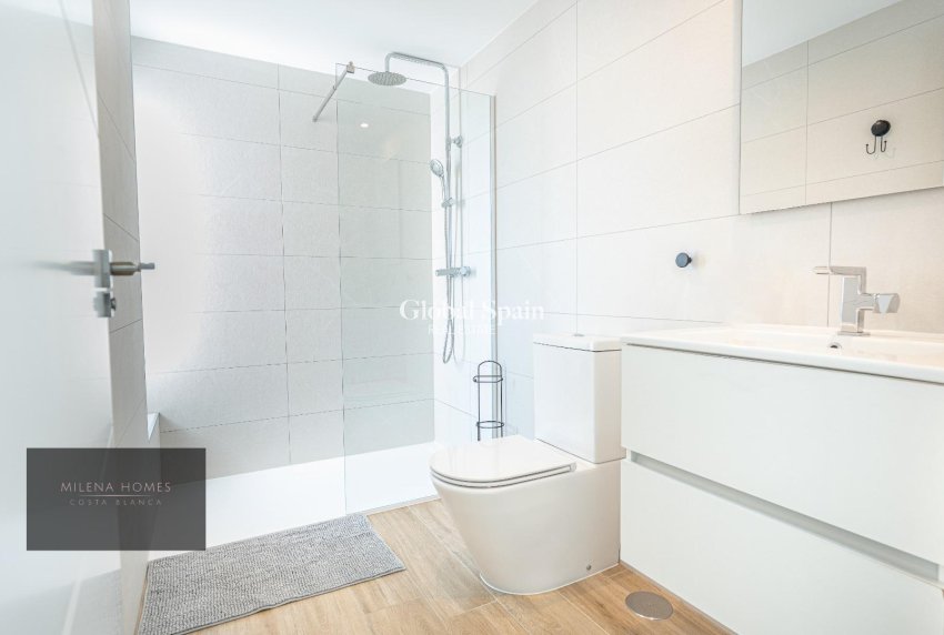 Resale - APARTMENT -
TORREVIEJA - Punta Prima