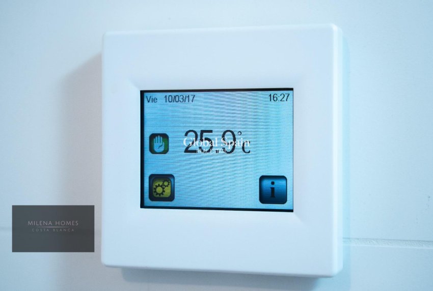 Resale - APARTMENT -
TORREVIEJA - Punta Prima