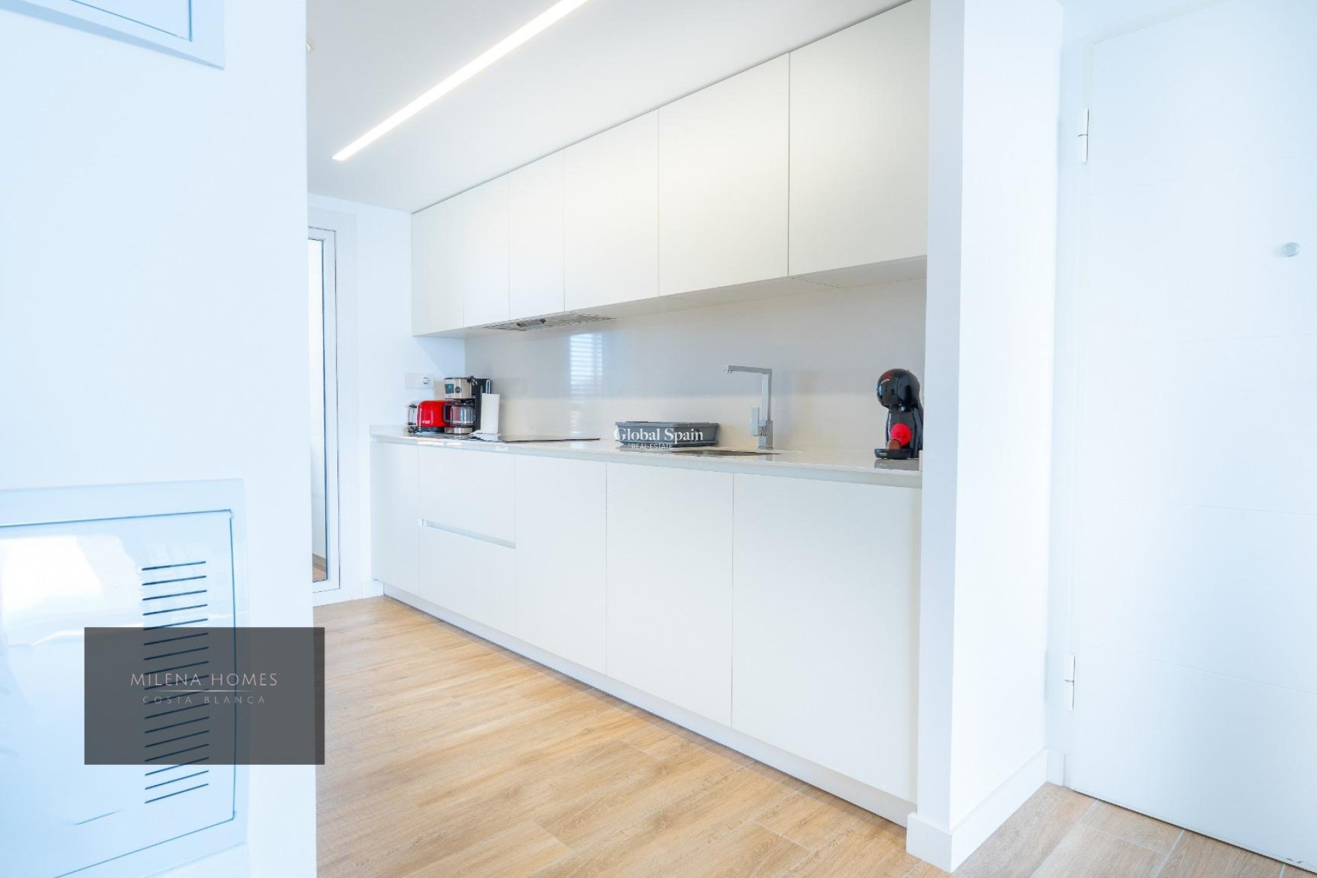 Resale - APARTMENT -
TORREVIEJA - Punta Prima