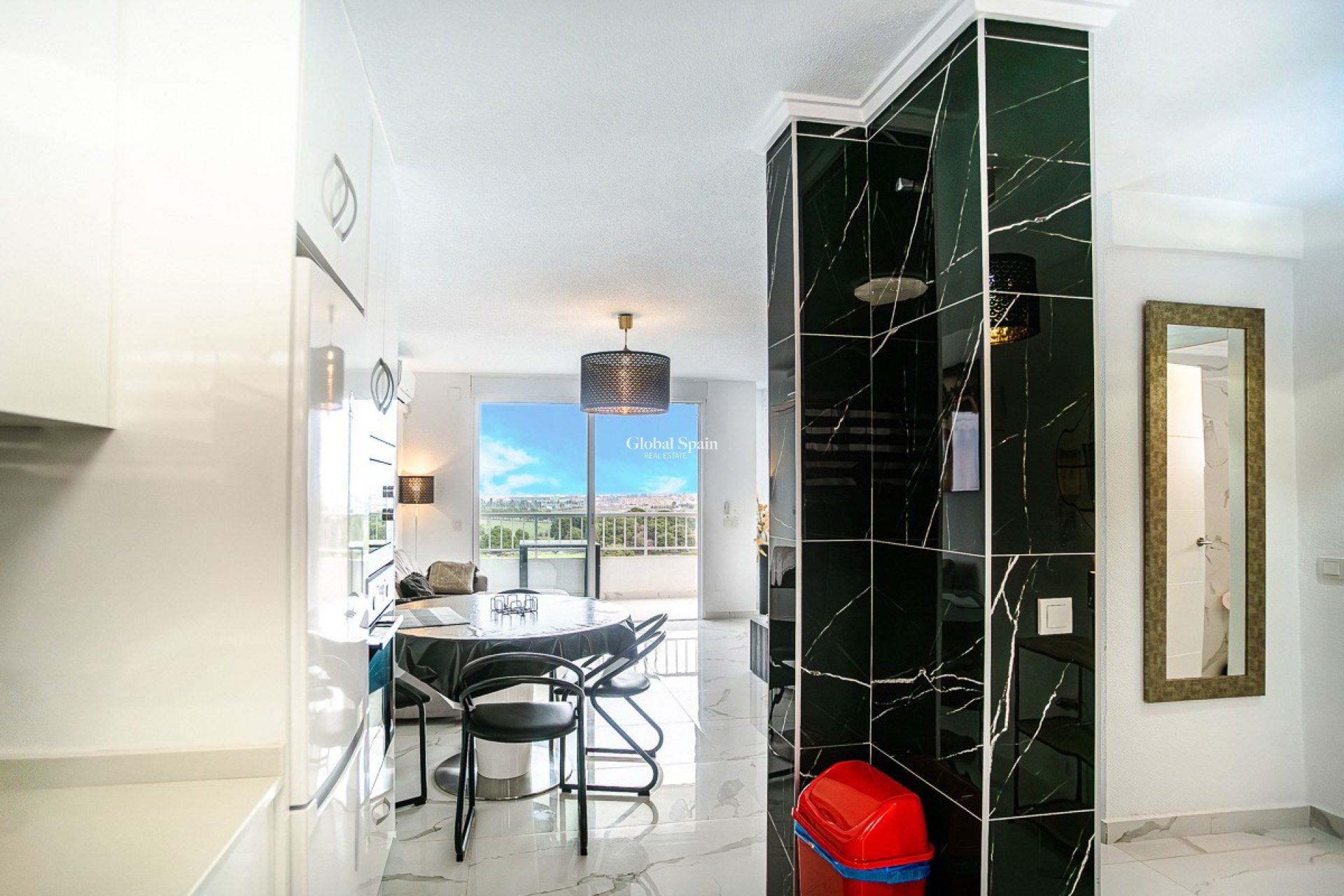 Resale - APARTMENT -
TORREVIEJA - Punta Prima