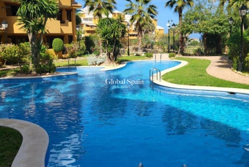Resale - APARTMENT -
TORREVIEJA - Punta Prima