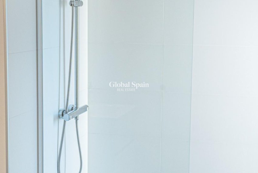 Resale - APARTMENT -
TORREVIEJA - Punta Prima