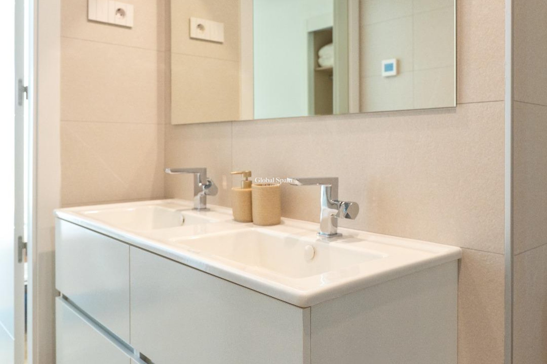 Resale - APARTMENT -
TORREVIEJA - Punta Prima