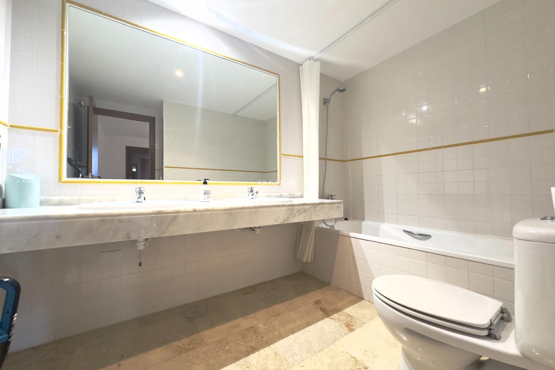 Resale - APARTMENT -
TORREVIEJA - Punta prima