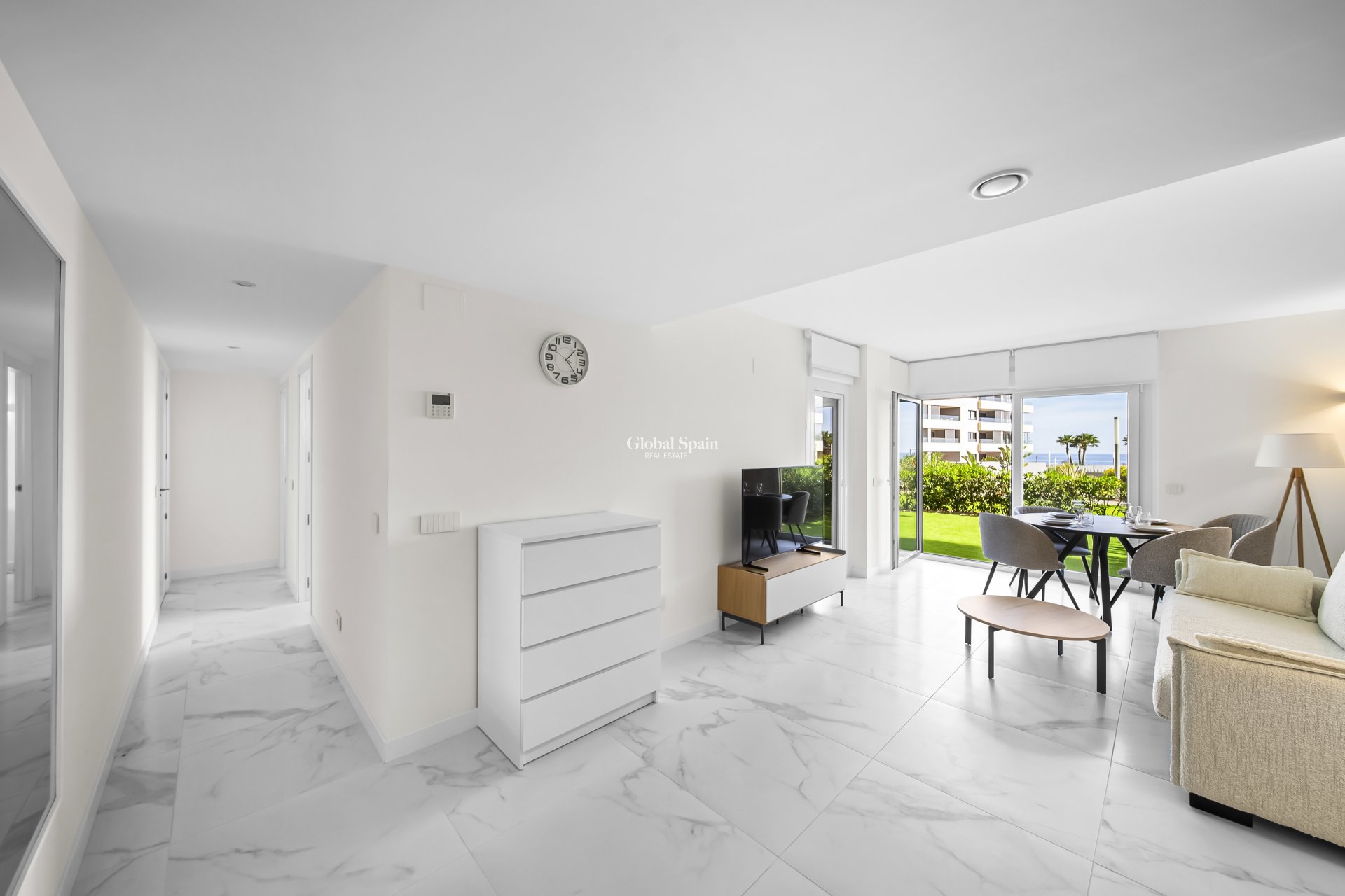 Resale - APARTMENT -
TORREVIEJA - Punta prima