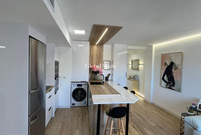 Resale - APARTMENT -
TORREVIEJA - Punta Prima