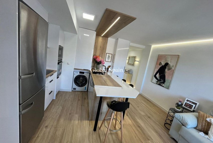 Resale - APARTMENT -
TORREVIEJA - Punta Prima