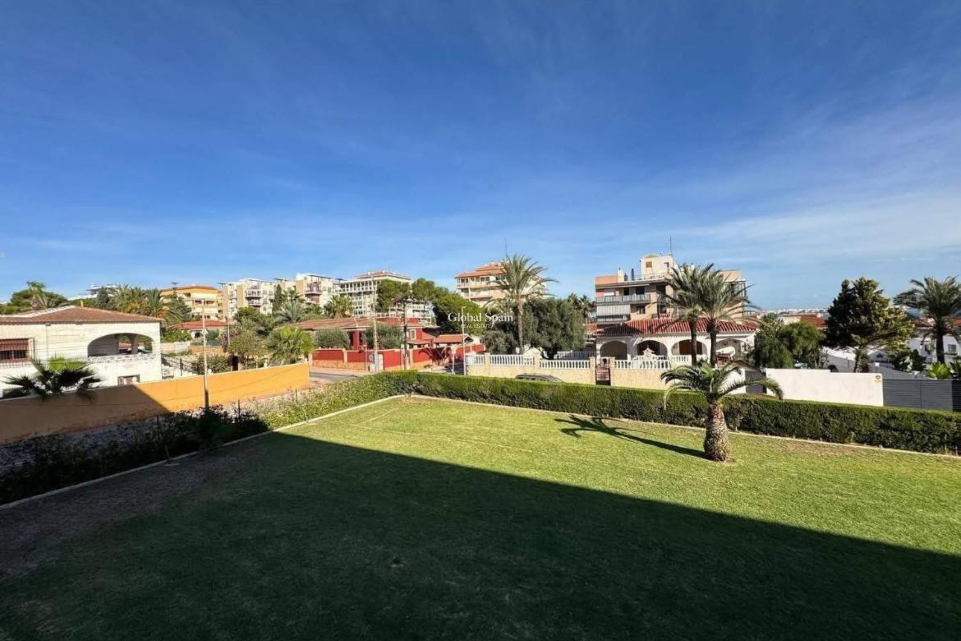 Resale - APARTMENT -
TORREVIEJA - Punta Prima