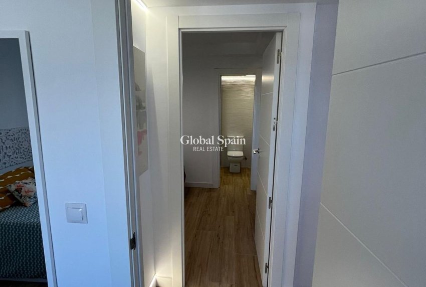 Resale - APARTMENT -
TORREVIEJA - Punta Prima