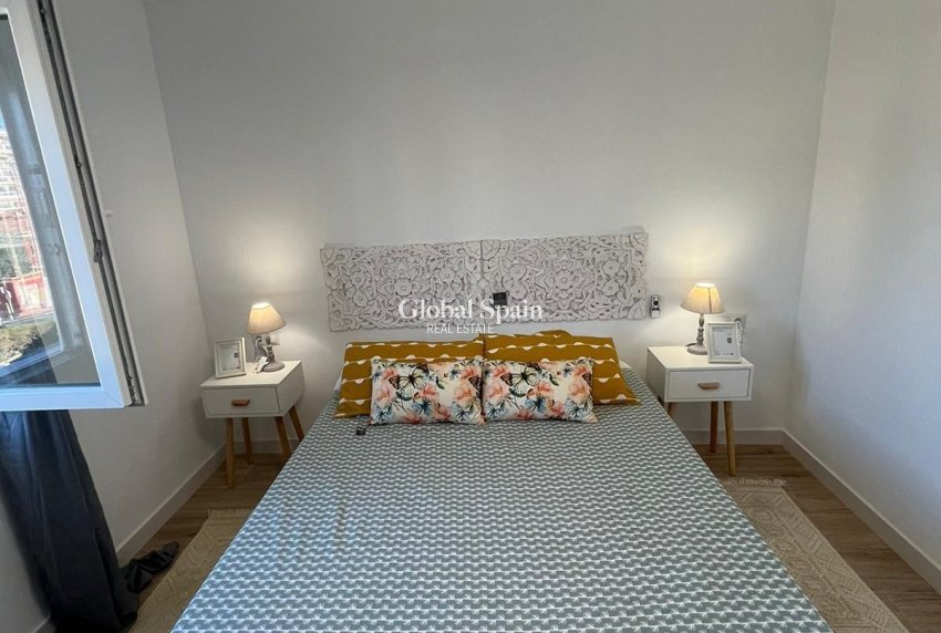 Resale - APARTMENT -
TORREVIEJA - Punta Prima