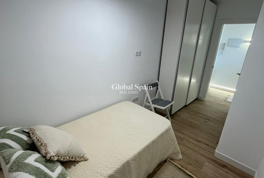 Resale - APARTMENT -
TORREVIEJA - Punta Prima