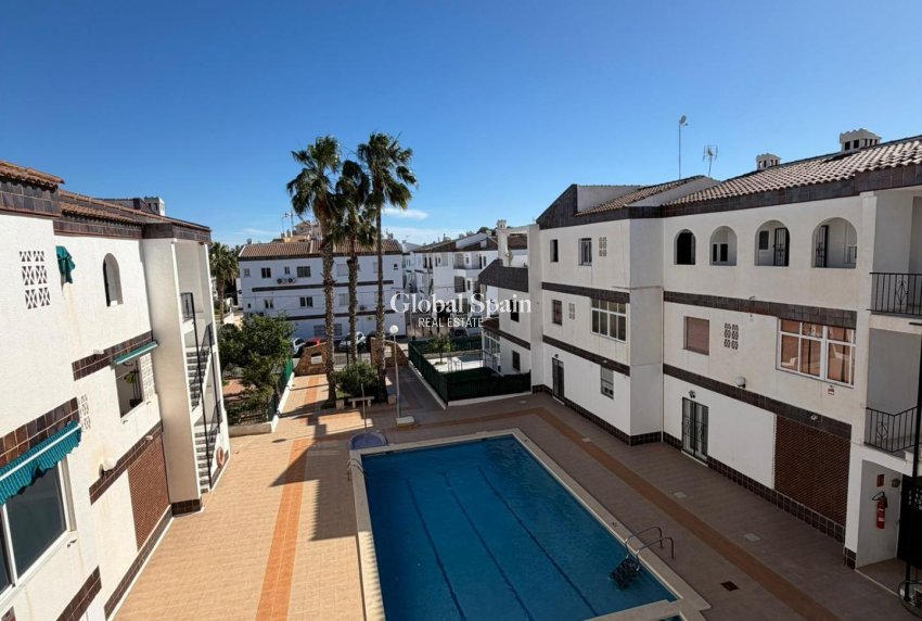 Resale - APARTMENT -
TORREVIEJA - Punta Prima