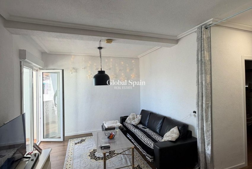 Resale - APARTMENT -
TORREVIEJA - Punta Prima