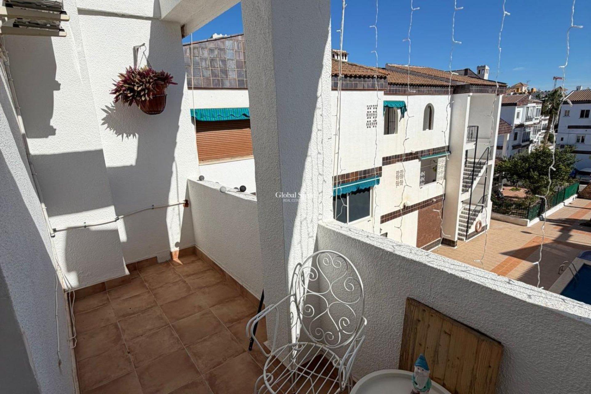 Resale - APARTMENT -
TORREVIEJA - Punta Prima
