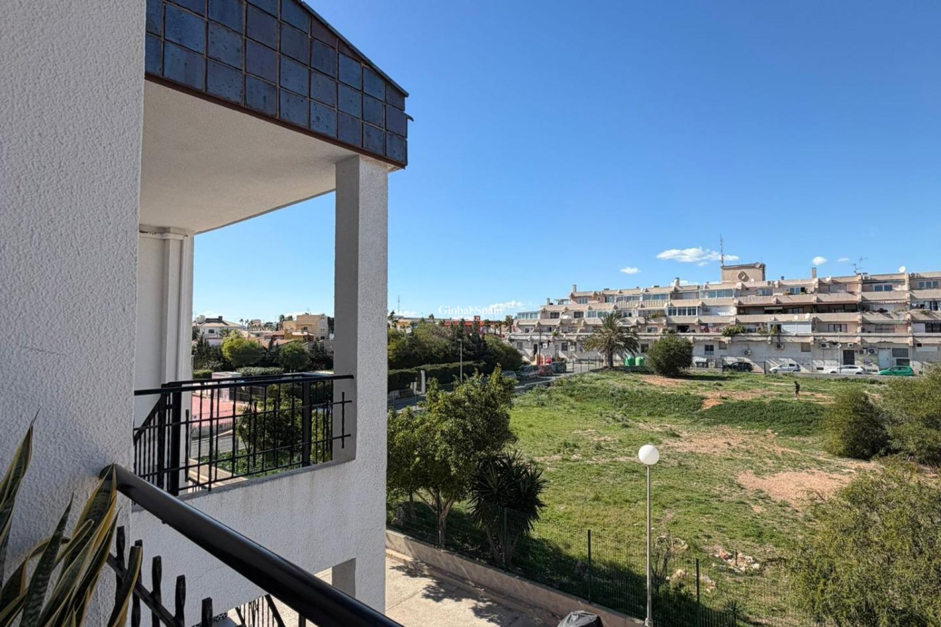 Resale - APARTMENT -
TORREVIEJA - Punta Prima