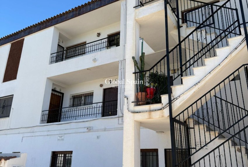 Resale - APARTMENT -
TORREVIEJA - Punta Prima