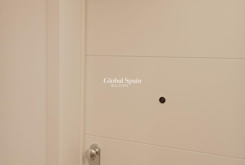 Resale - APARTMENT -
TORREVIEJA - Punta Prima