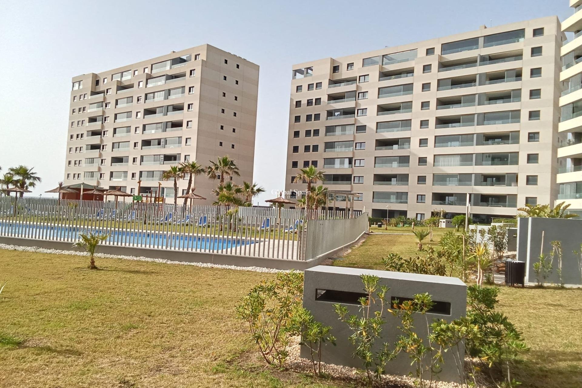 Resale - APARTMENT -
TORREVIEJA - Punta Prima
