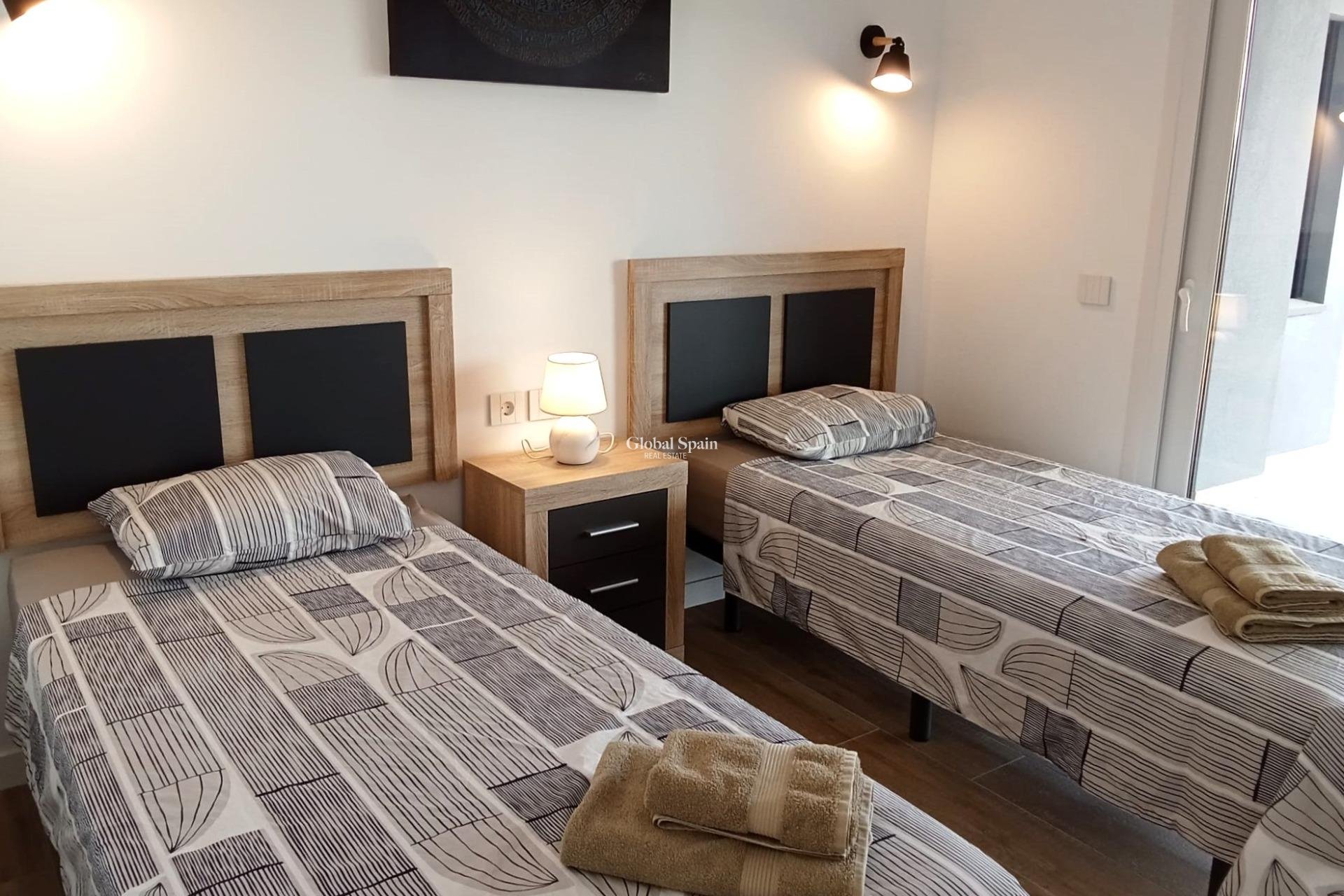 Resale - APARTMENT -
TORREVIEJA - Punta Prima