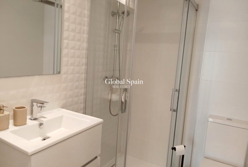 Resale - APARTMENT -
TORREVIEJA - Punta Prima