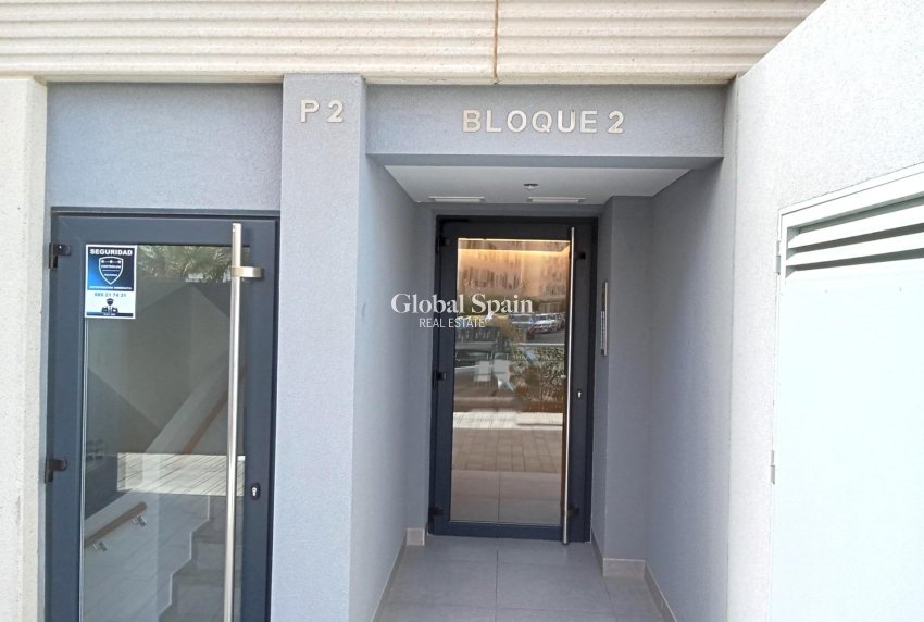 Resale - APARTMENT -
TORREVIEJA - Punta Prima