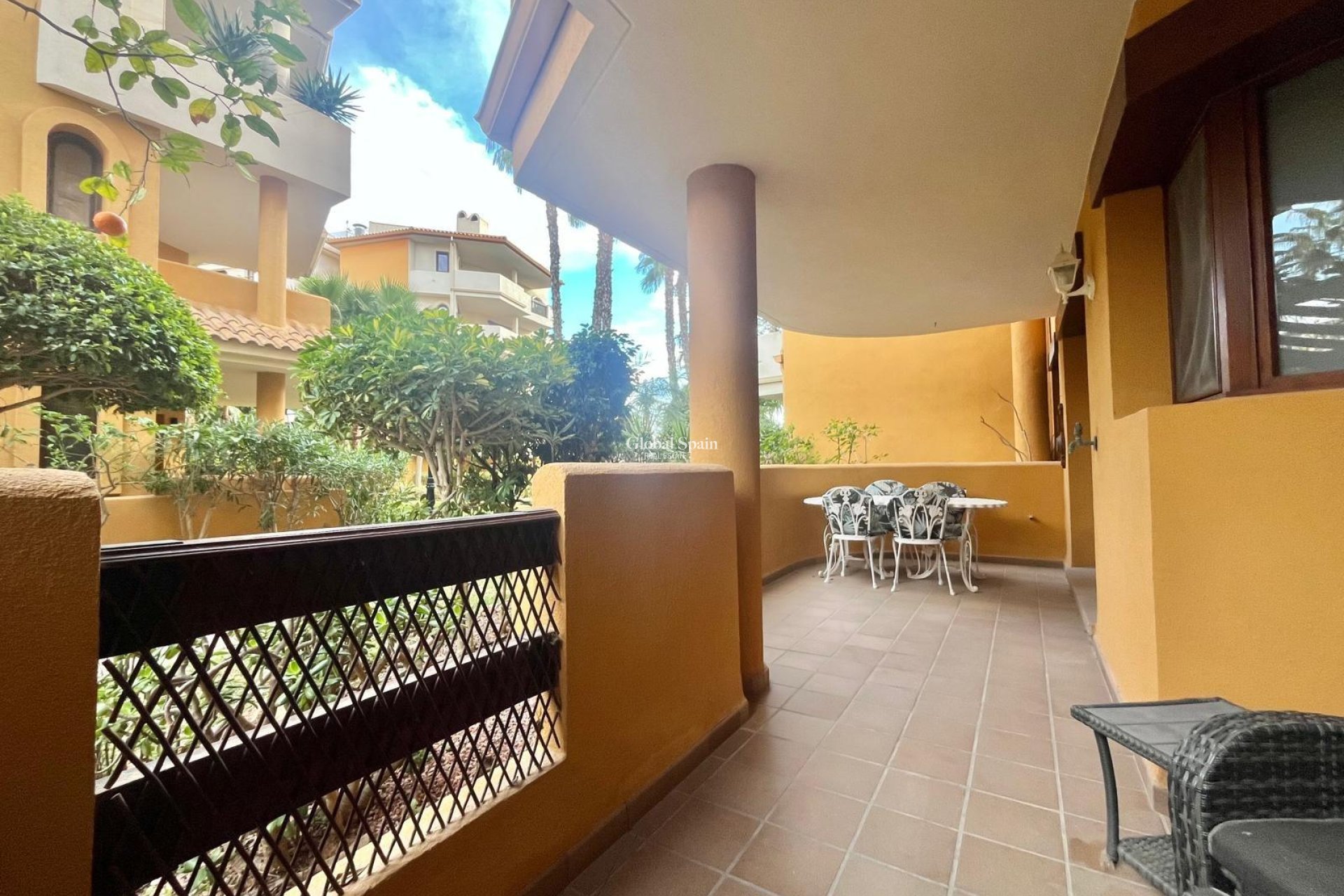 Resale - APARTMENT -
TORREVIEJA - Punta Prima