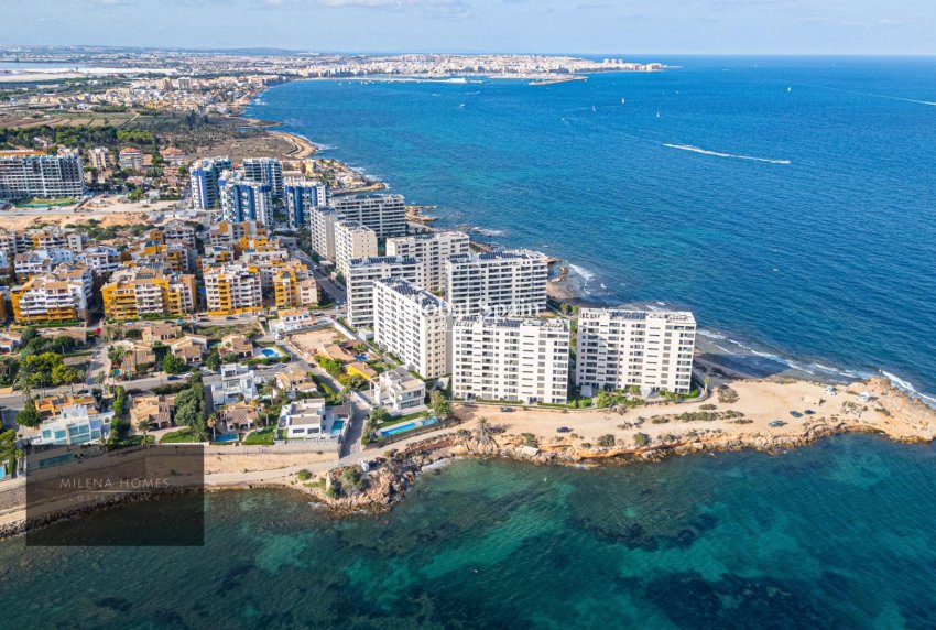 Resale - APARTMENT -
TORREVIEJA - Punta Prima