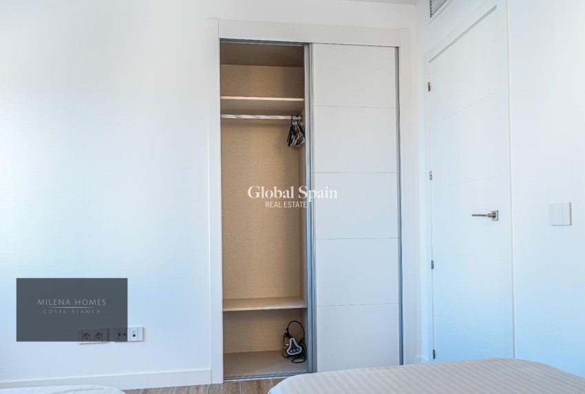 Resale - APARTMENT -
TORREVIEJA - Punta Prima