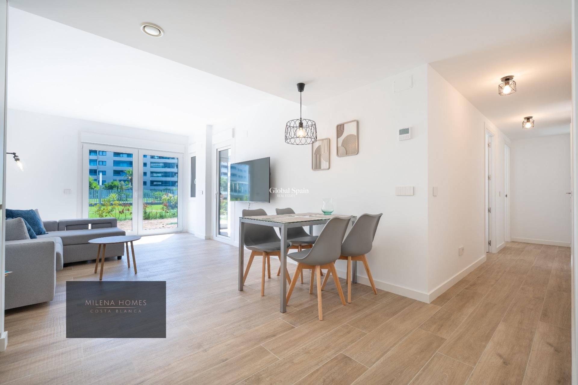 Resale - APARTMENT -
TORREVIEJA - Punta Prima