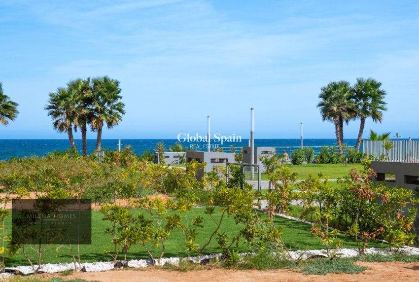 Resale - APARTMENT -
TORREVIEJA - Punta Prima