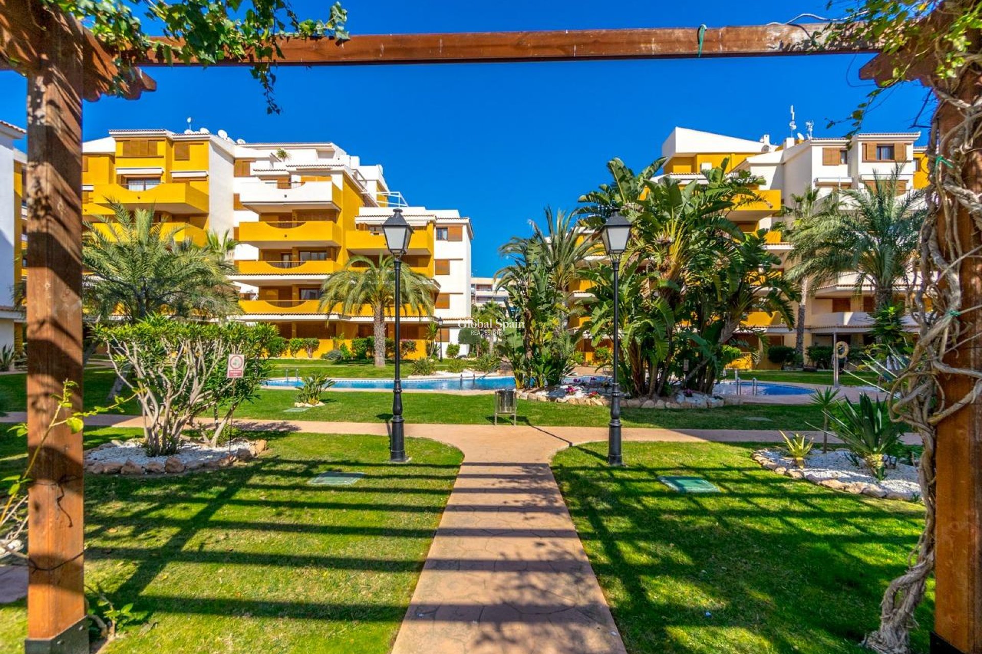 Resale - APARTMENT -
TORREVIEJA - Punta Prima