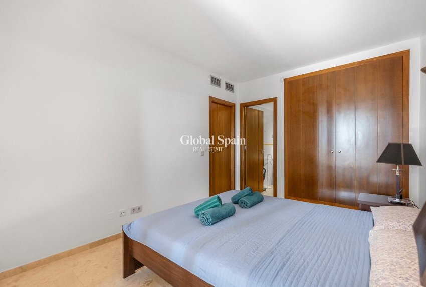 Resale - APARTMENT -
TORREVIEJA - Punta Prima