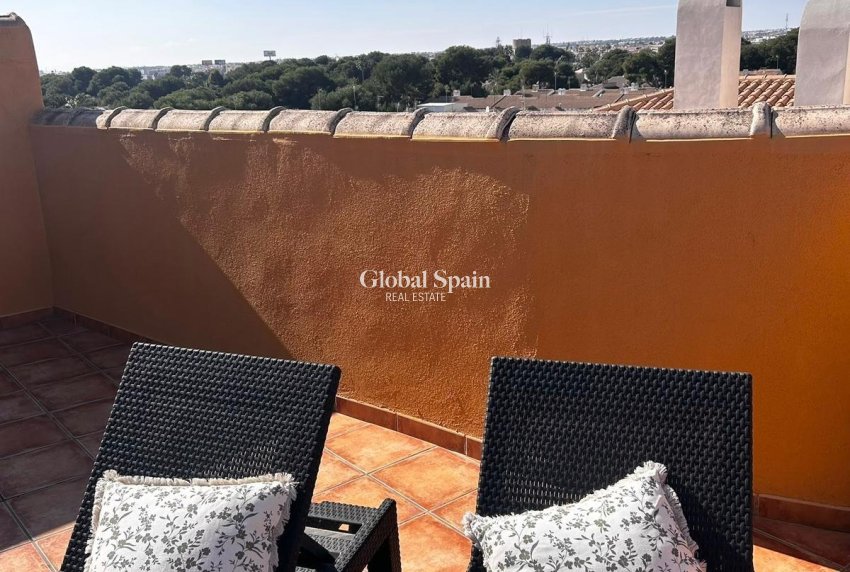 Resale - APARTMENT -
TORREVIEJA - Punta Prima