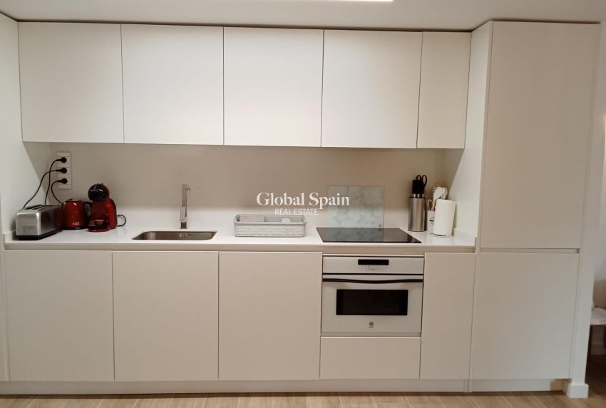 Resale - APARTMENT -
TORREVIEJA - Punta Prima