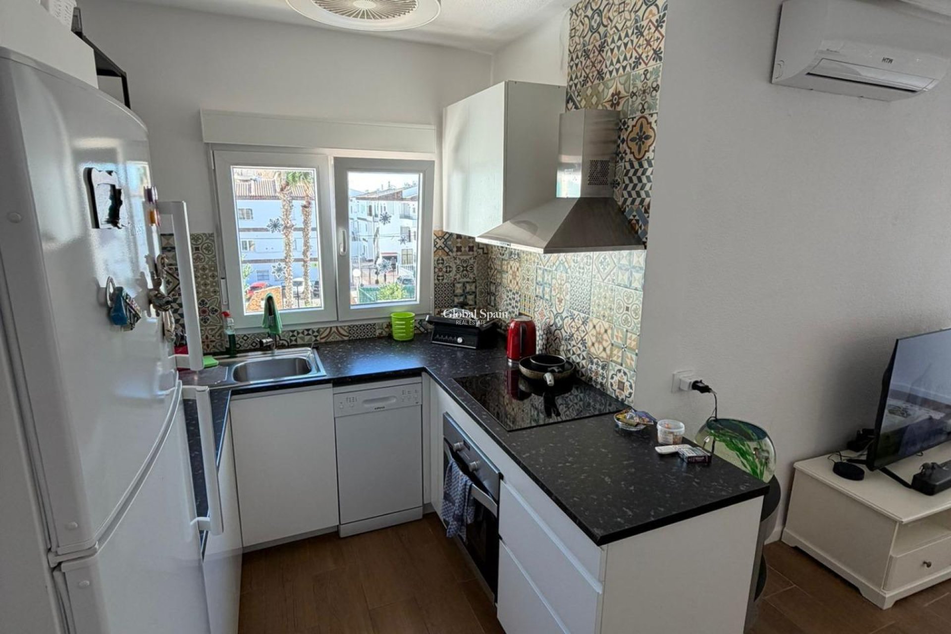 Resale - APARTMENT -
TORREVIEJA - Punta Prima