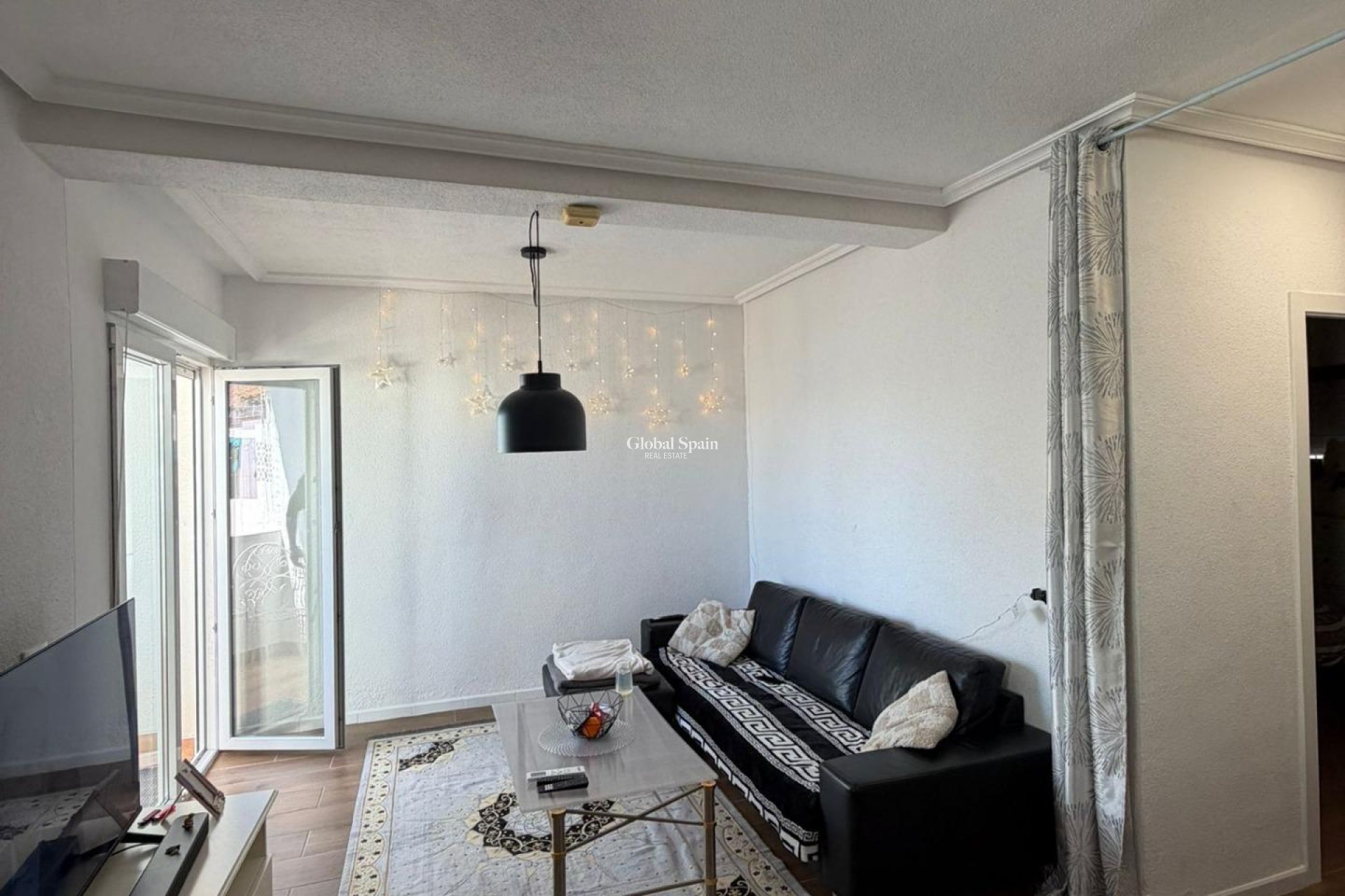 Resale - APARTMENT -
TORREVIEJA - Punta Prima