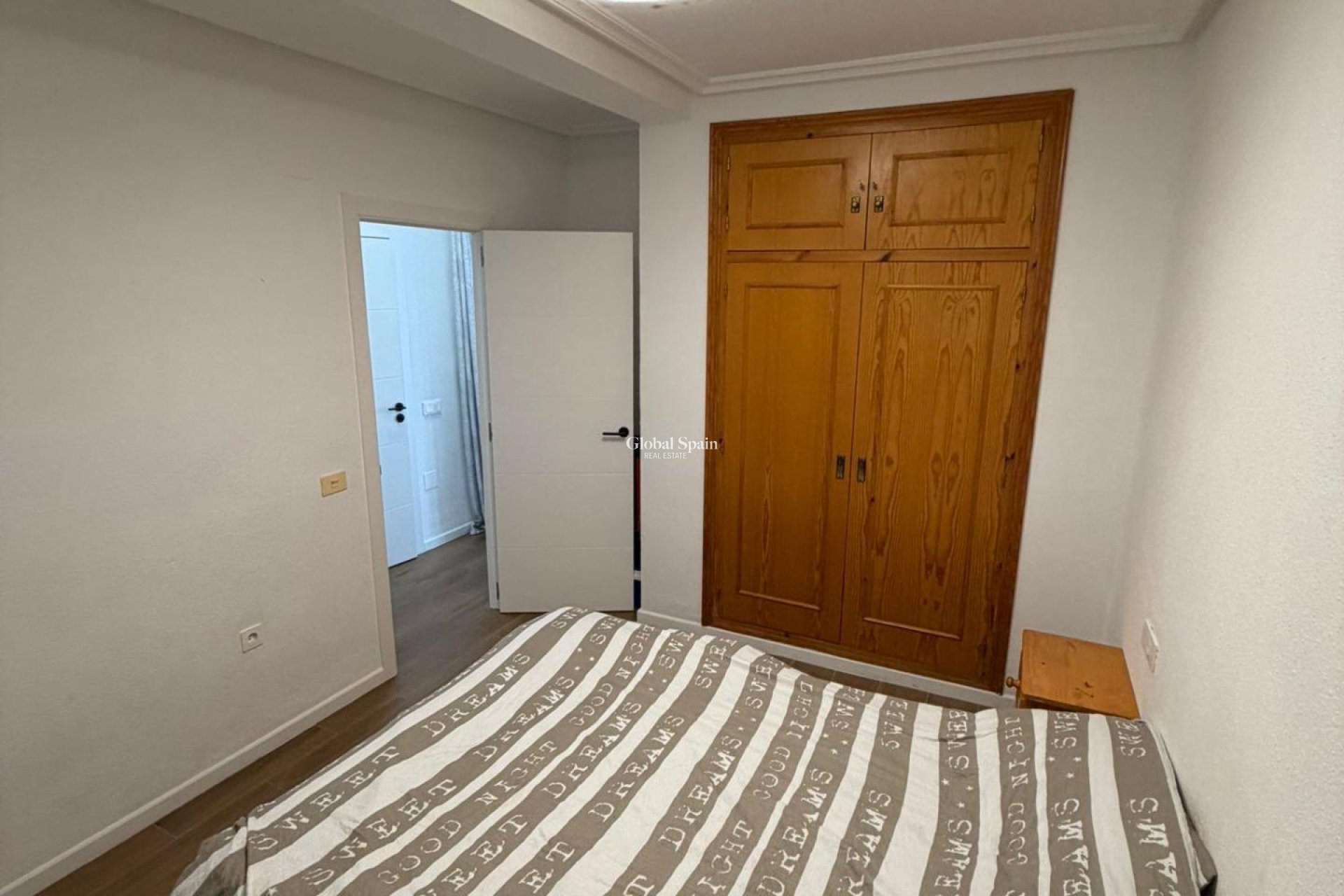 Resale - APARTMENT -
TORREVIEJA - Punta Prima