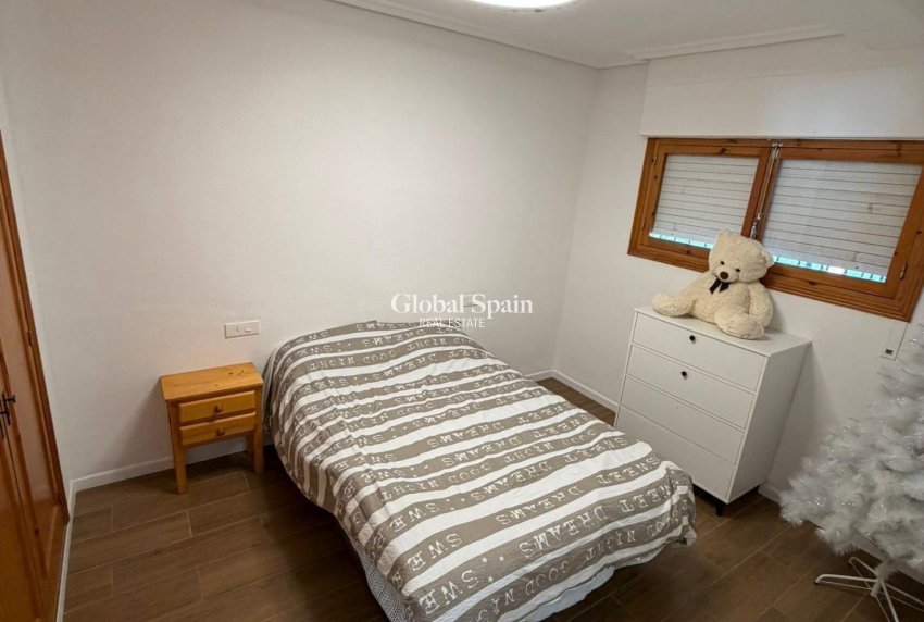 Resale - APARTMENT -
TORREVIEJA - Punta Prima