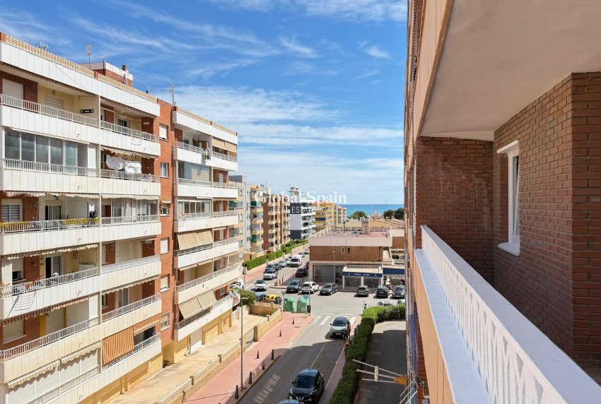 Resale - APARTMENT -
TORREVIEJA - Punta Prima