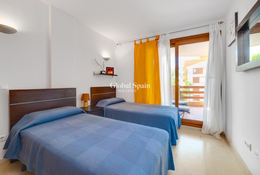 Resale - APARTMENT -
TORREVIEJA - Punta Prima