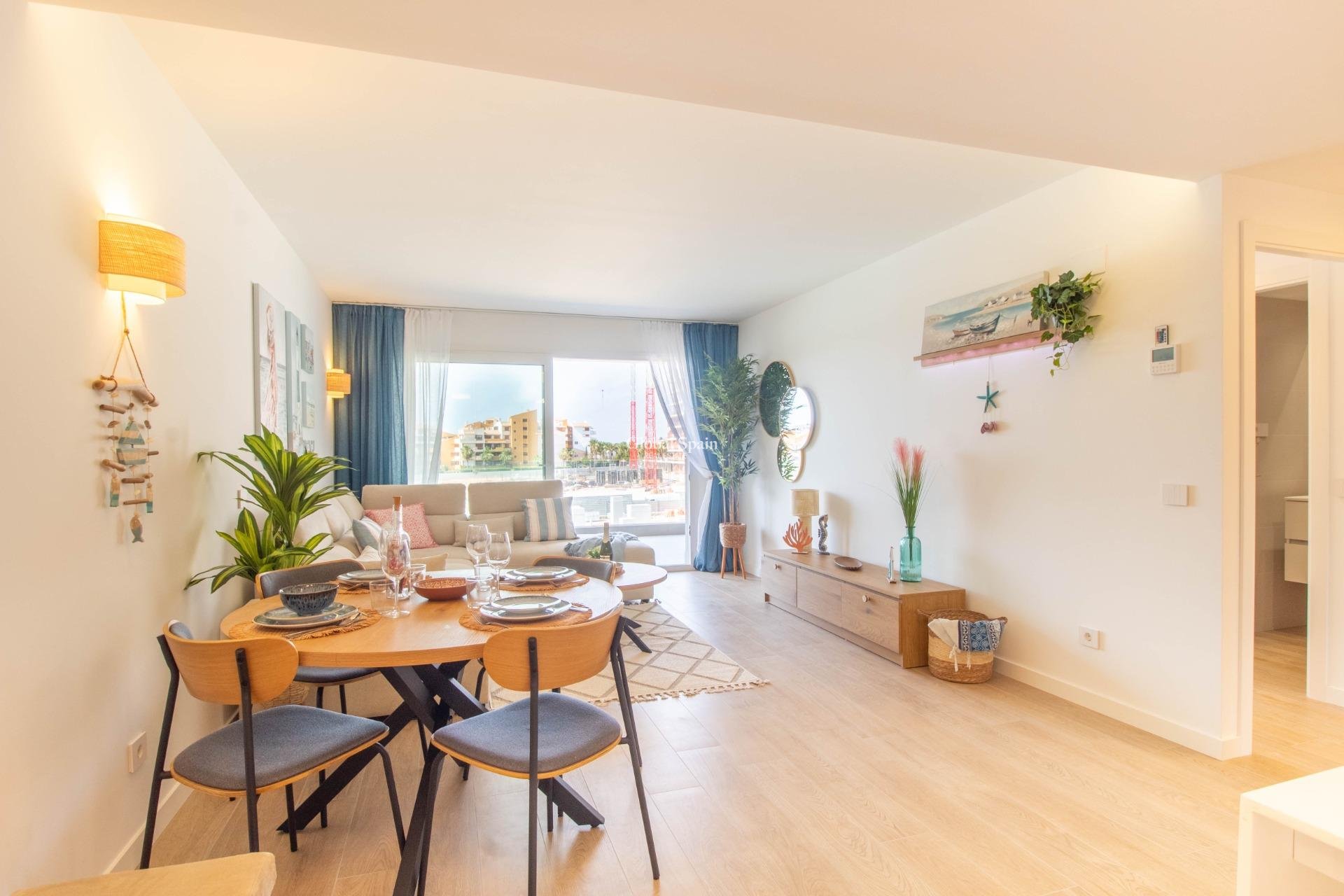 Resale - APARTMENT -
TORREVIEJA - Punta prima