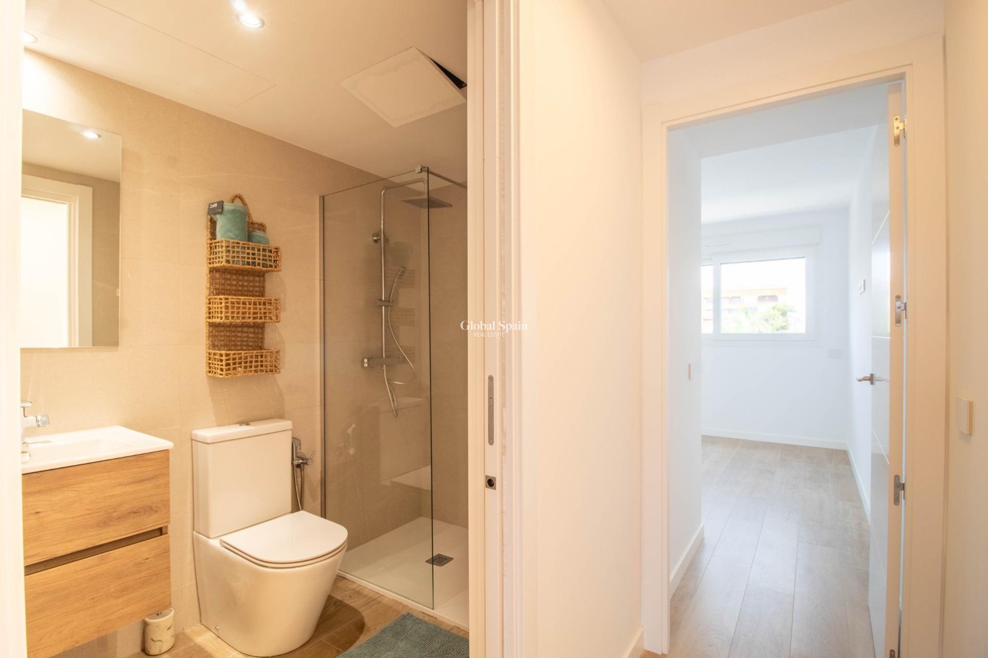 Resale - APARTMENT -
TORREVIEJA - Punta prima