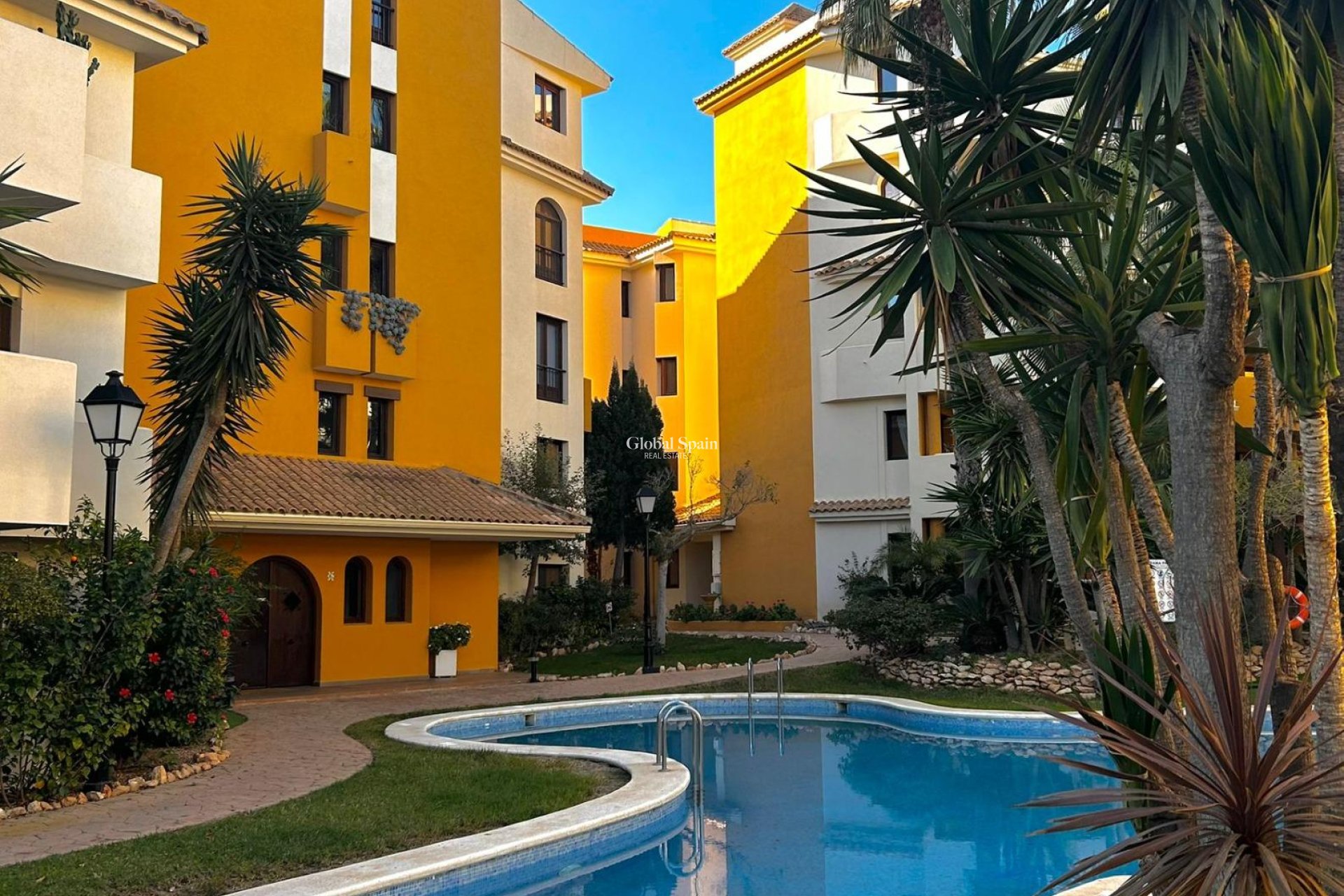 Resale - APARTMENT -
TORREVIEJA - Punta Prima