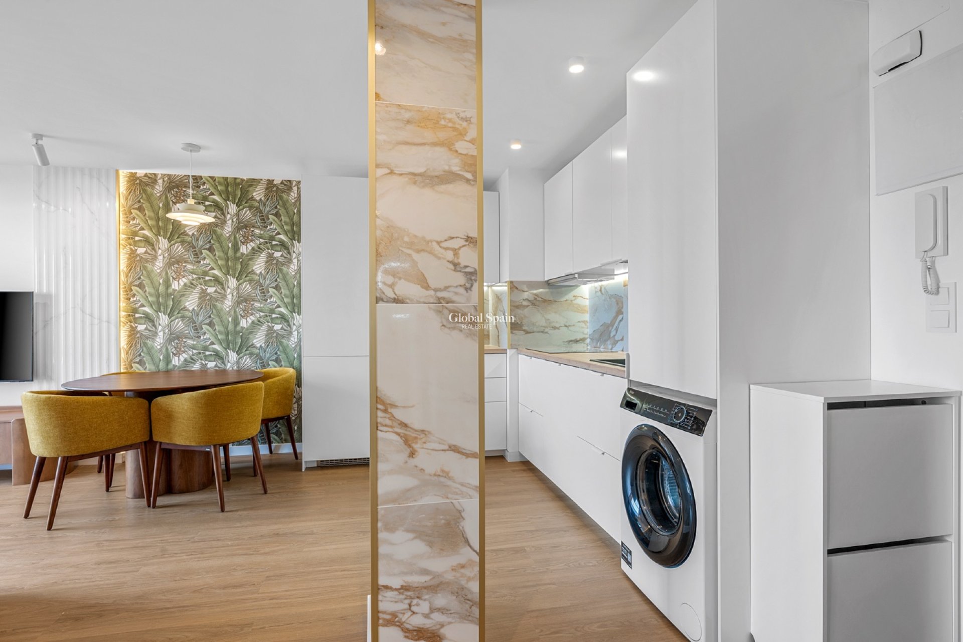 Resale - APARTMENT -
TORREVIEJA - Punta Prima